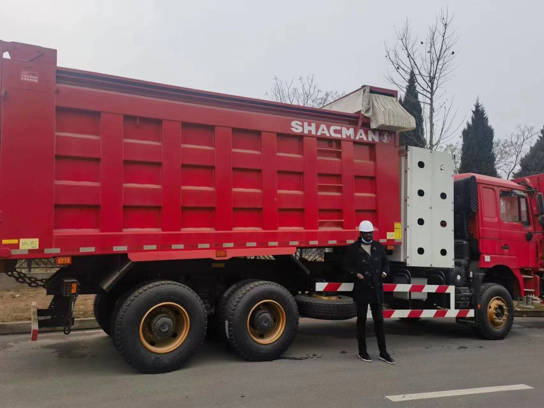 شاحنة قمامة ثقيلة 90 طن 6x4 شاكمان شاحنة قمامة غاز معدني حمراء F3000 6x4 380 يورو فولت