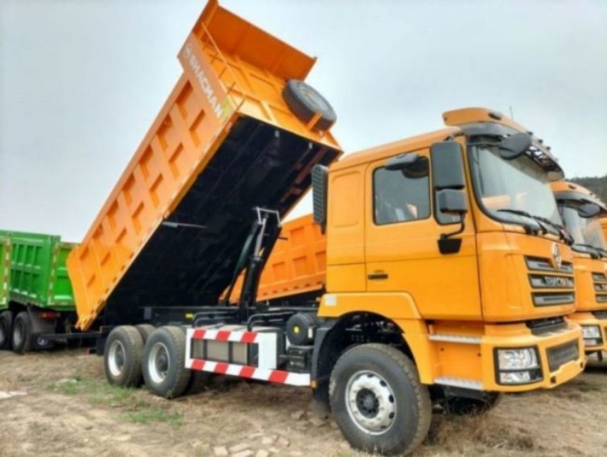 شاكمان F3000 شاحنة تيبر 6x4 430 اليورو 2 الأصفر مع الصفيحة الأمامية / الخلفية متعددة الطبقات الربيع 4 الصفيحات الرئيسية 4 أدوات على شكل U