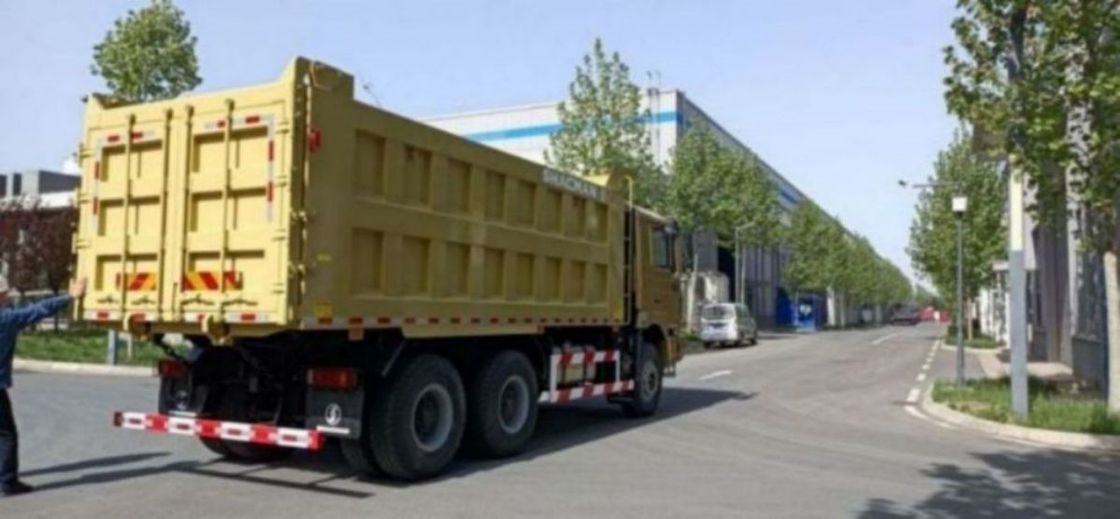 شاكمان F3000 شاحنة 6x4 380 يورو II الذهب 30-50 طن محرك الديزل 8x4 شاحنة تيبر