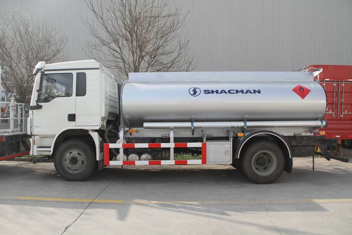 L3000 4x2 ناقلة النفط شاحنة 240 حصان إروول بيضاء شاكمان شاحنة نقل النفط