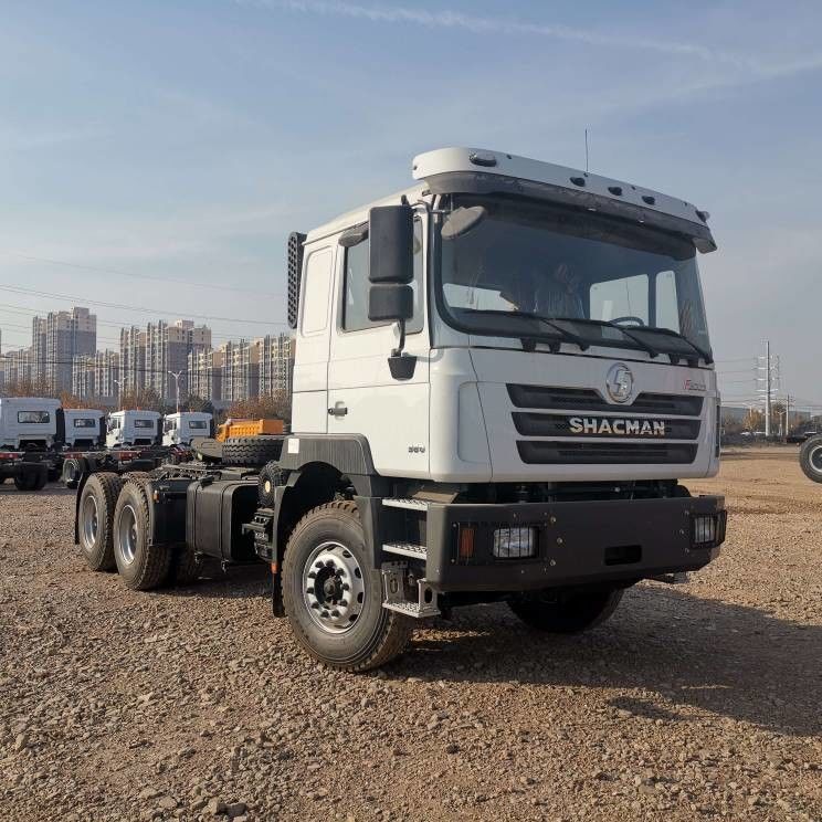 أحمر شاكمان F3000 375HP اليورو V 6 عجلات الجرار رأس 4x2 ويكشاي المحرك