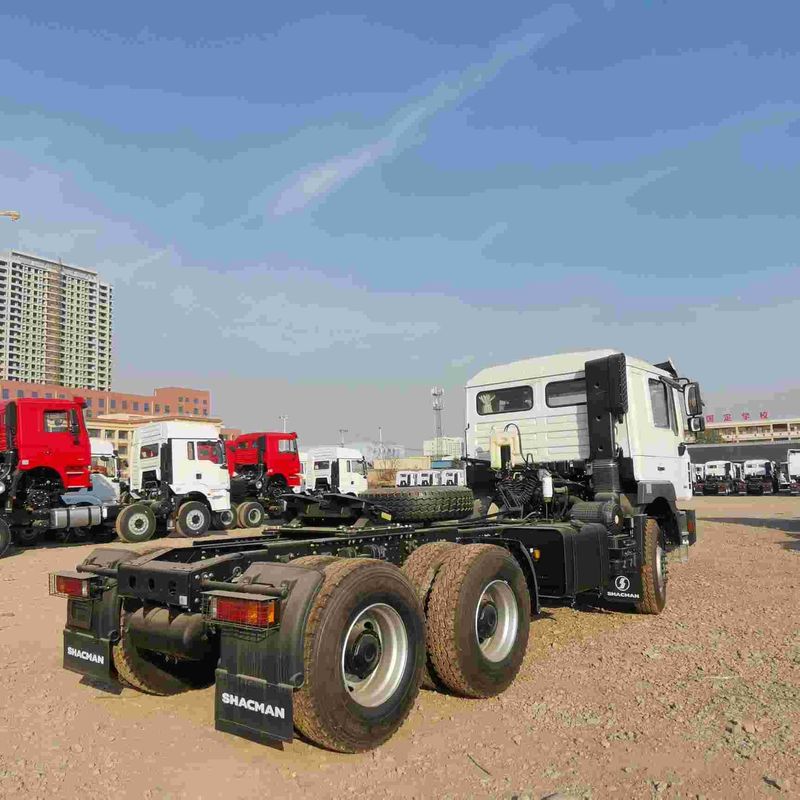 أحمر شاكمان F3000 375HP اليورو V 6 عجلات الجرار رأس 4x2 ويكشاي المحرك