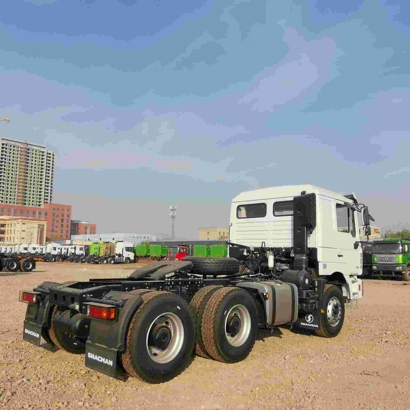 أحمر شاكمان F3000 375HP اليورو V 6 عجلات الجرار رأس 4x2 ويكشاي المحرك