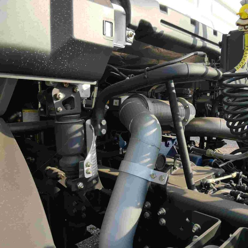 أحمر شاكمان F3000 375HP اليورو V 6 عجلات الجرار رأس 4x2 ويكشاي المحرك