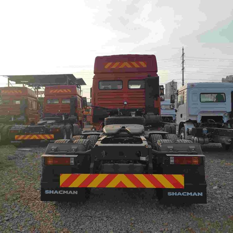 أحمر شاكمان F3000 375HP اليورو V 6 عجلات الجرار رأس 4x2 ويكشاي المحرك