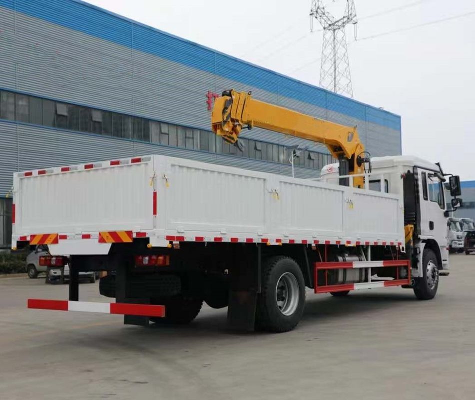 شاكمان L3000 4X2 10 طن سعة تحميل شاحنة شحن 240HP رافعة شحن في جودة جيدة