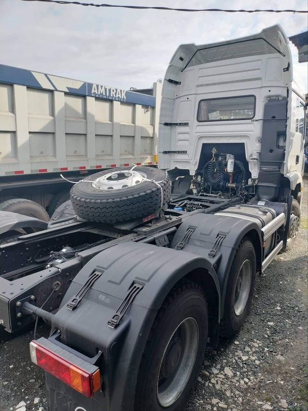 شاكمان X3000 6X4 رأس الجرار 420HP 450HP شاحنة جرار واحد مزدوج النوم محرك اليمين لتنزانيا