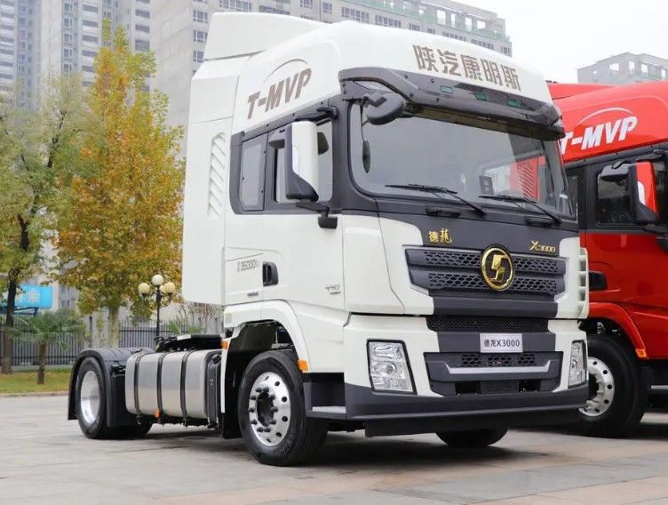 شاكمان 6 عجلات X3000 4x2 جرار سائق يسار 420HP مزدوج النوم شاحنة جرار للجزائر