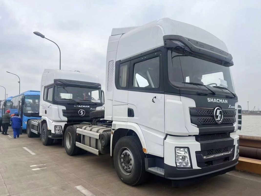 اليدوي تغيير التروس 10 عجلات جرار شاحنة شاكمان 430hp X3000 4x2 مزدوج النوم كابينة رأس الجرار