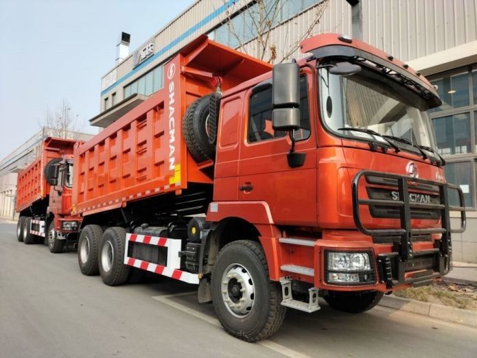 نظام التخفيف من تصادم شاحنة النفايات الثقيلة الحمراء النيون 25T سعة 6x6 6x4 8x4 نوع القيادة 12 عجلات 1800 3200 1350mm Whe